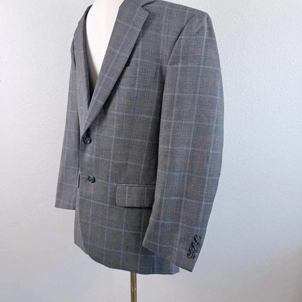 Jos A Bank Mens 38S Blazer Grey Glen Plaid 100% Wool 2 Button Sport Coat Jacket